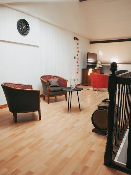Appartement Avec Patio Saint Anne-dʼAuray Buitenkant foto